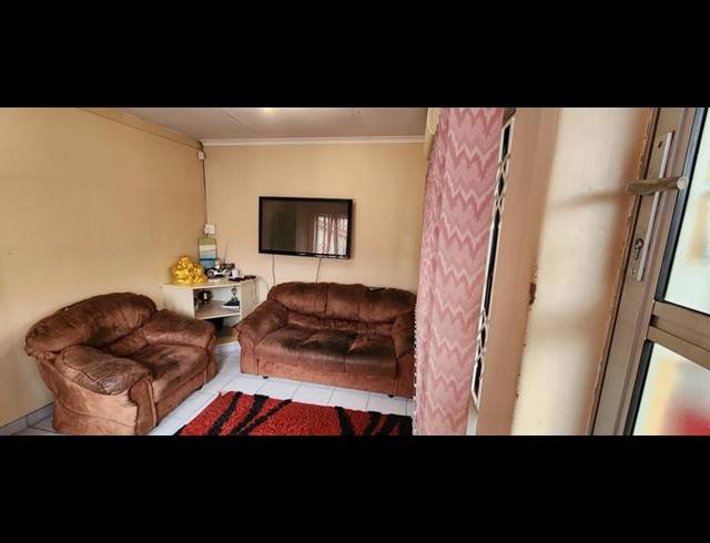 3 BEDROOM HOUSE FOR SALE IN WESTCLIFF